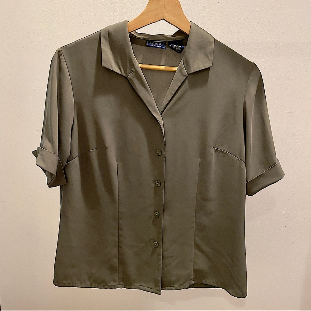 Collared botton down blouse